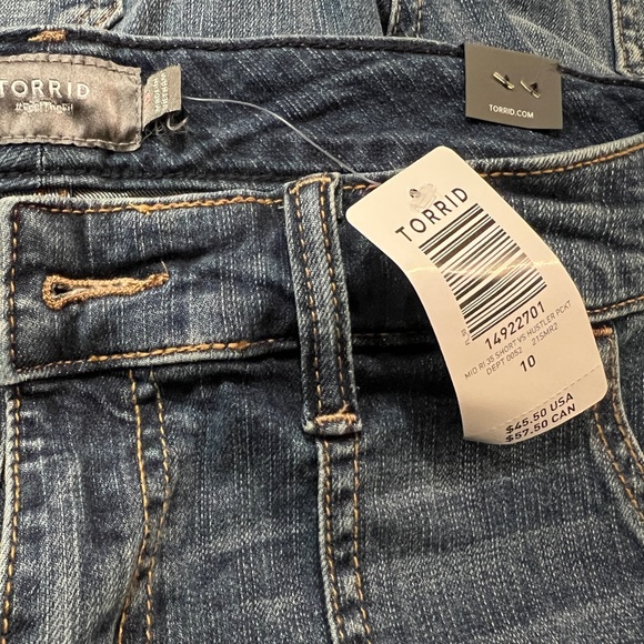 NWT Torrid denim shorts - Picture 3 of 3